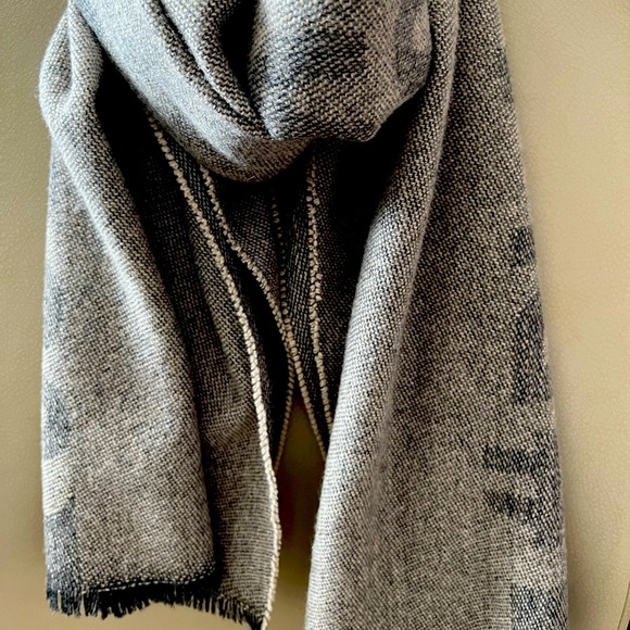 V. FRAAS cashmere scarf - natural - Picture 1 of 12
